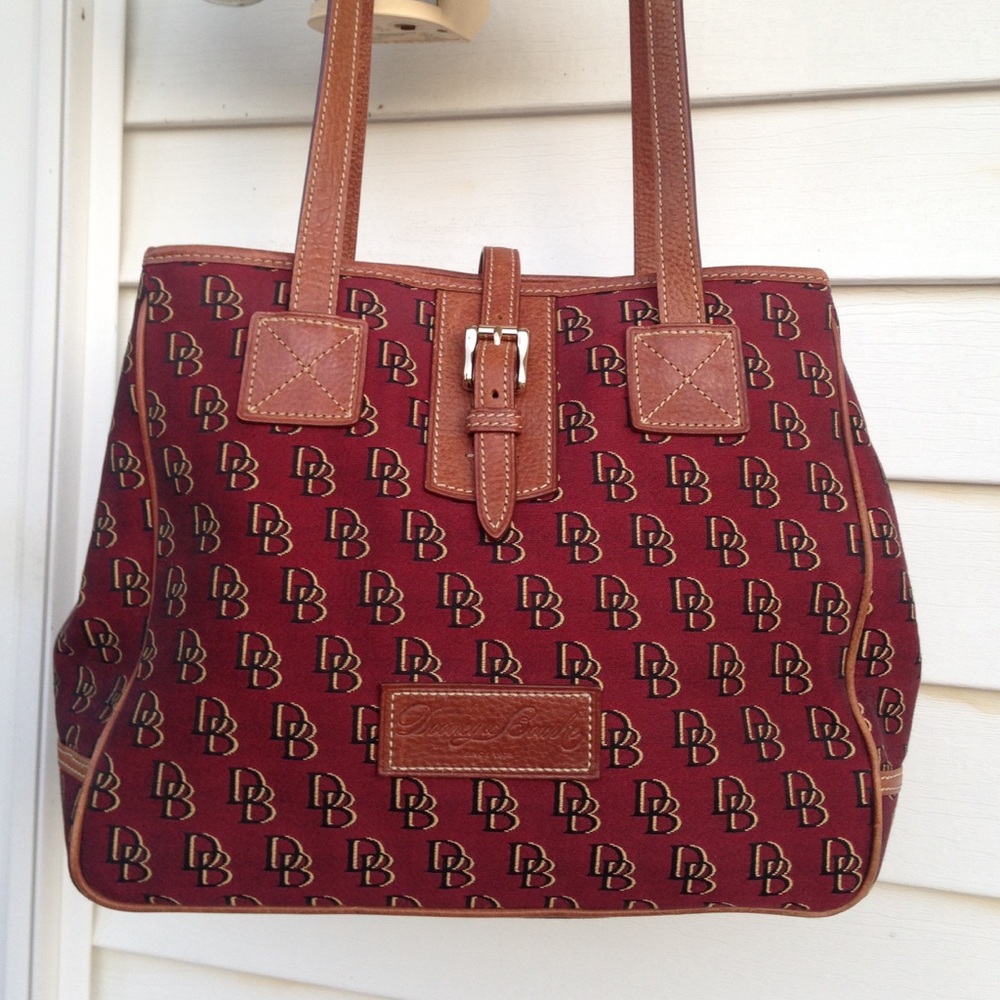 DOONEY AND BOURKE BEAUTIFUL MAROON BAG